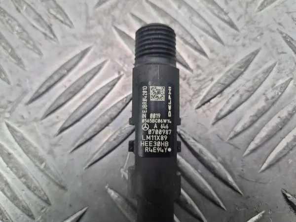Injector Combustível OEM A6460700987 para Mercedes W204 2.2 CDI image 3