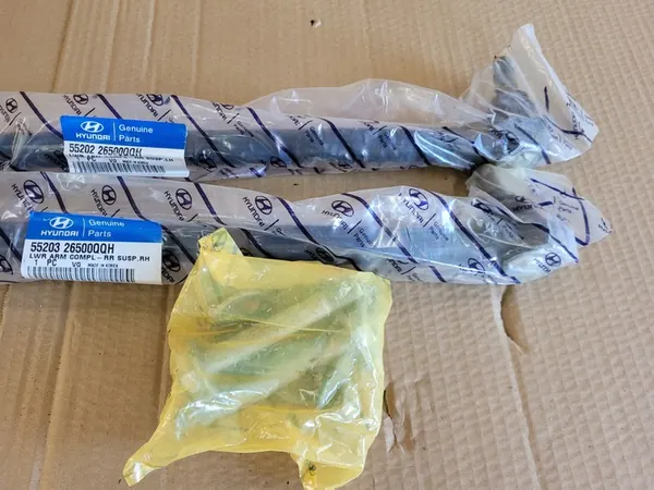 Braccio di Controllo Posteriore Sinistro Destro Hyundai Santa Fe I image 2