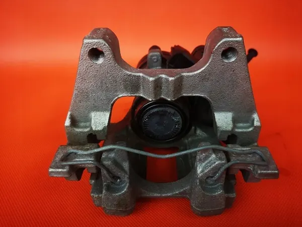 Audi TT 8S Takajarrusatula Moottorilla 5q0615406cr image 2