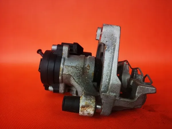 Audi TT 8S Takajarrusatula Moottorilla 5q0615406cr image 4