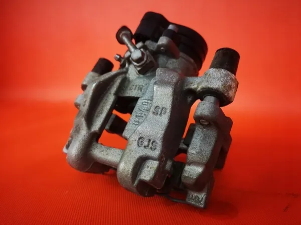 Audi TT 8S Takajarrusatula Moottorilla 5q0615406cr image 8