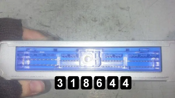 Nissan Almera ECU OEM AM-318644 - Model 1995 image 3