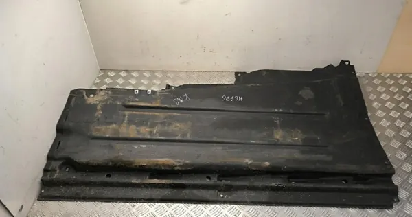 Gebruikte Audi Q5 motoronderplaat OEM 8MA825208 image 2