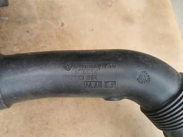 Luftansaugrohr Audi A3 8P Volkswagen 1.6 MPI image 5