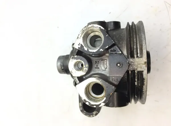 Sécheur d'air Scania OEM 1369763 - État utilisé image 4