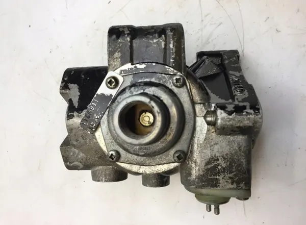 Sécheur d'air Scania OEM 1369763 - État utilisé image 7