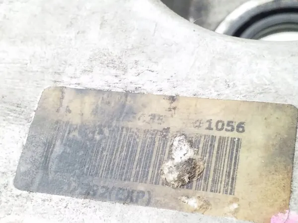 Tapa de válvulas Mitsubishi OEM ARA319031 - Usado image 3