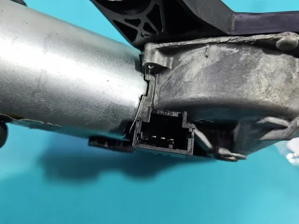 Motor limpiaparabrisas trasero Renault Trafic II OEM 53018812 image 5