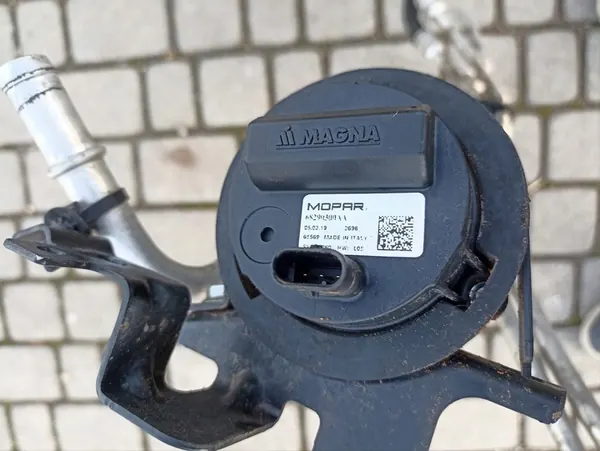 Vesipumppu Intercooler 2.0T Jeep Wrangler JL 2018+ OEM image 4