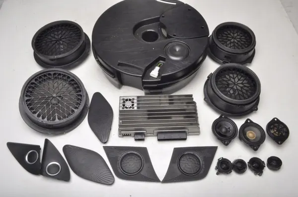 Audi Q5 Bang & Olufsen Kaiuttimet OEM 8R0035382A image 2
