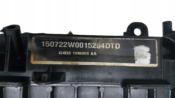 Colector de admisión Jaguar XE 2.0 D OEM G4D318N968AA image 3