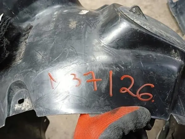 Skoda Rapid (NH) 2018 Oikea Etulokasuoja 5JA809962B image 7