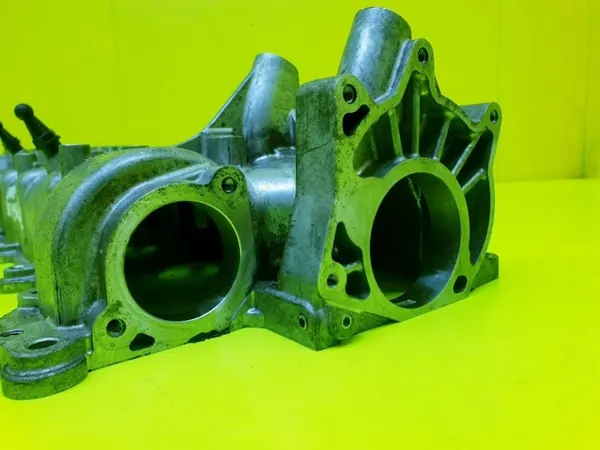 Maserati Ventiltäcke OEM 318085 - Höger Sida image 5