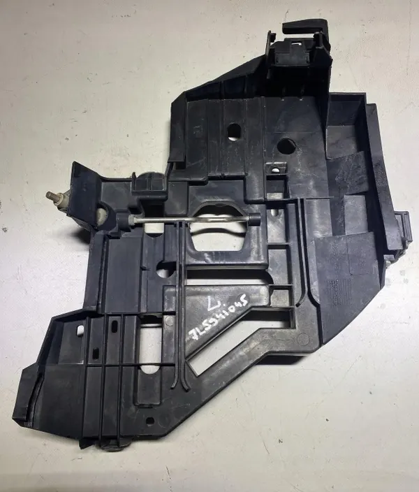 Ajovalon kiinnike oikea Porsche Cayenne 955 OEM 7L5941045 image 2