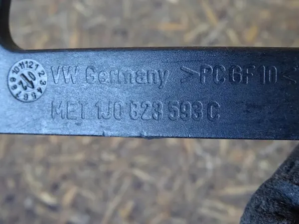 Cabo de liberação do capô VW GOLF IV BORA 1J0823593C image 3