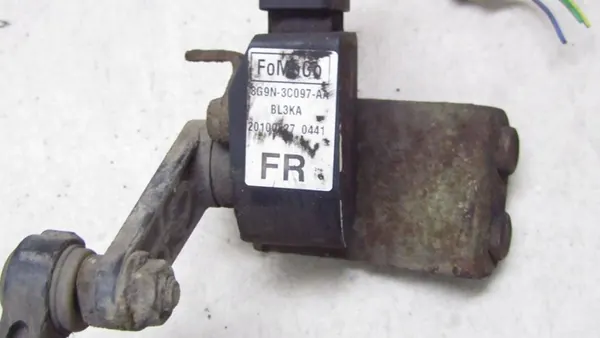 Framhöger nivåsensor Ford 8G9N-3C097-AA image 4