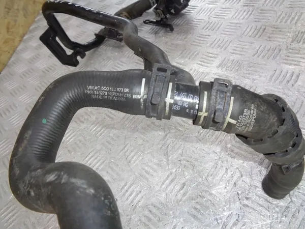 Vattenpump och slangar VW Golf 7 1.6 TDI image 7
