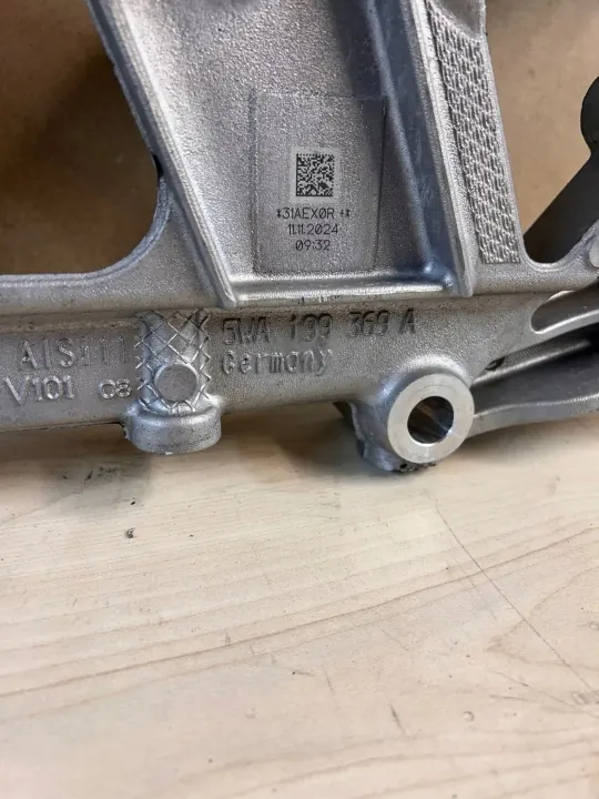 Bras de suspension avant OEM 5WA199369A pour VW Golf VIII image 3
