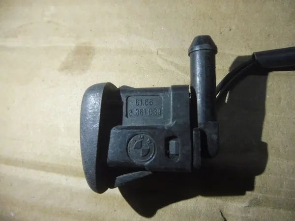 BMW OE 8361039 Voorruitwissersproeier image 3