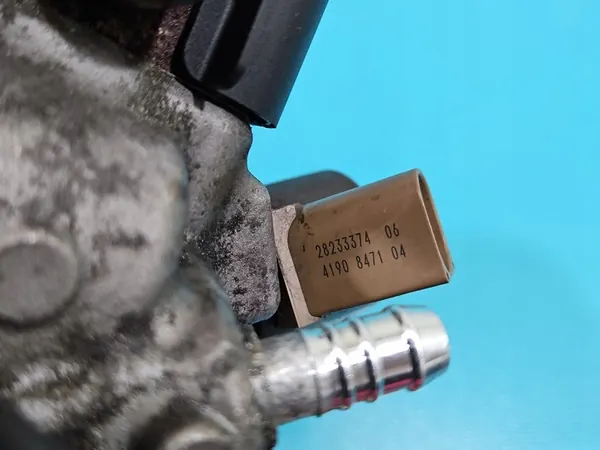 Einspritzpumpe VW Golf VII 1.6 TDI OEM 28395883 image 9