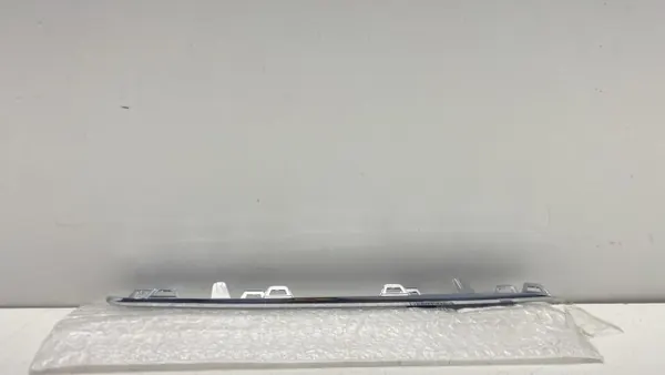 Mercedes B-luokka W246 Kromi-ritilälista OEM A2468881985 image 2