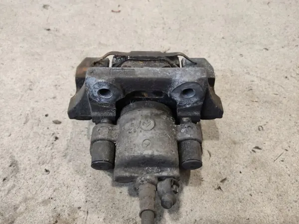 Conjunto discos e pinças travão BMW X5 E70 OEM 6868938 image 7