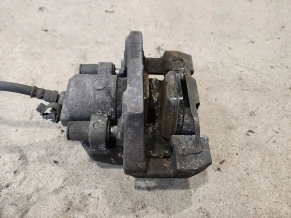 Conjunto discos e pinças travão BMW X5 E70 OEM 6868938 image 9