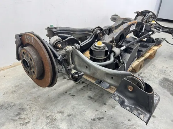 Mercedes A-Klasse W177 Hinterachsschwinge OEM 1773502201 image 6