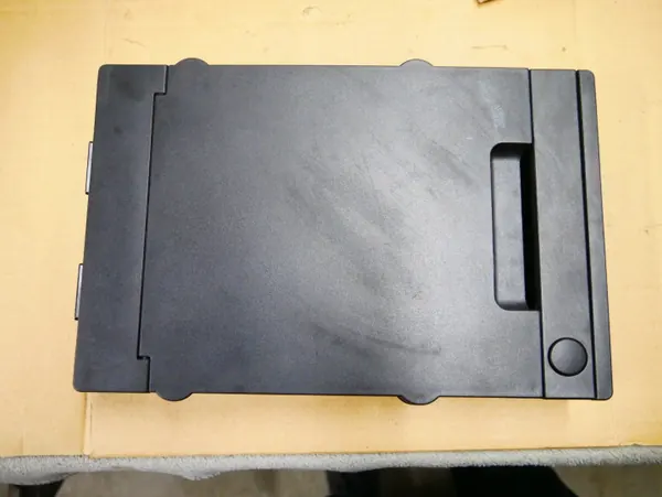 Compartiment d'accoudoir arrière BMW F10 OEM 7261266 image 2