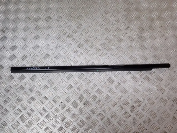 OEM 670155404 Vänster Framdörrlist Maserati Quattroporte image 2