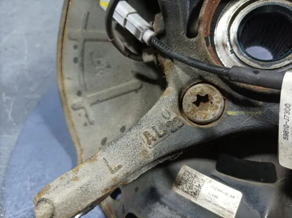 Kia Ceed III Lift 1.5 T-GDI Vorderachse Links Nabe OEM 51700G4CA0 image 6
