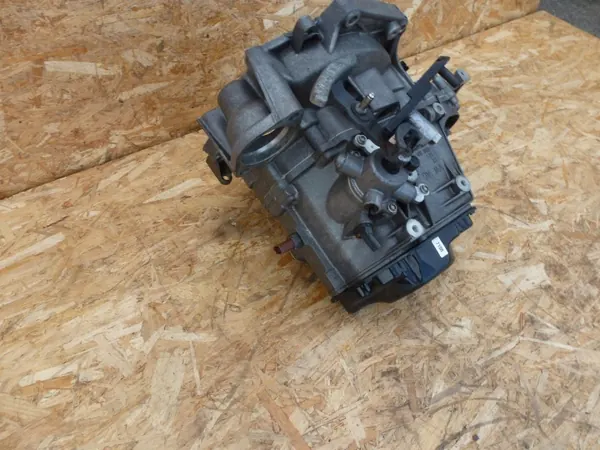 Caja de cambios VW Polo VI 1.0 MPI SND OEM image 3