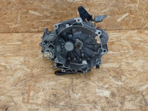 Caja de cambios VW Polo VI 1.0 MPI SND OEM image 4
