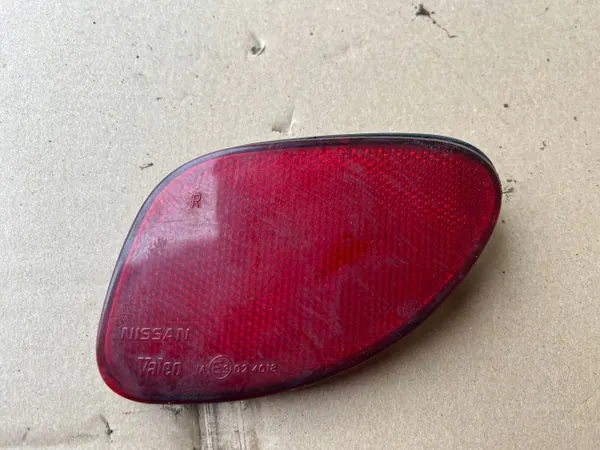OEM Bakre stötfångarreflektor höger Nissan Almera Tino 2000-2006 image 2