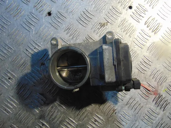 Corps de papillon OEM 408239822001 pour Renault Laguna II image 2