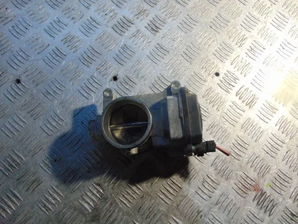Corps de papillon OEM 408239822001 pour Renault Laguna II image 4