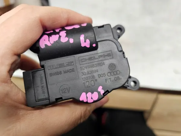 VW Touareg I Ventilationsfläkt OEM 7L0907511AK image 3