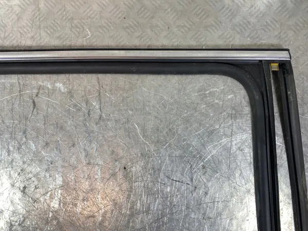 Kia OE FOB52566 Achterruitrubber - Gebruikt image 5