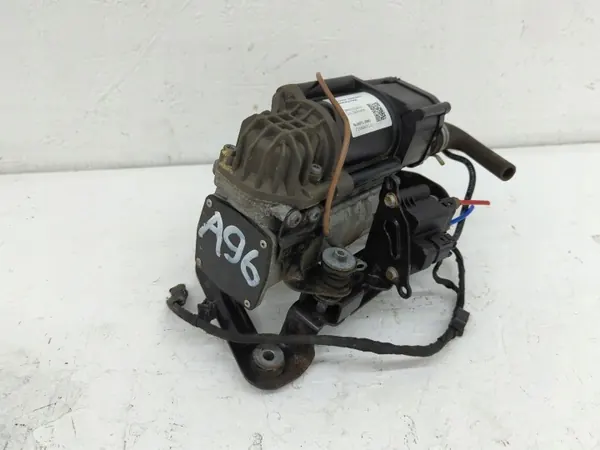 Air Suspension Compressor BMW 5 G30/G31 2019 37206886721-02 image 4