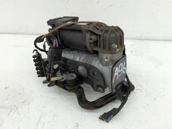 Air Suspension Compressor BMW 5 G30/G31 2019 37206886721-02 image 5