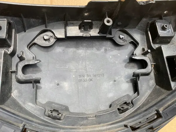 Toyota CHR Grille Pre-Facelift image 7