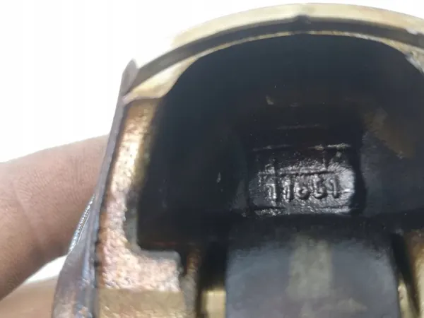 Pistón con Biela OEM 11881 - Usado image 5