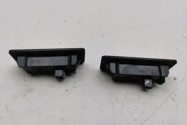 Luz de registro BMW 5 (F10) 2013 image 2