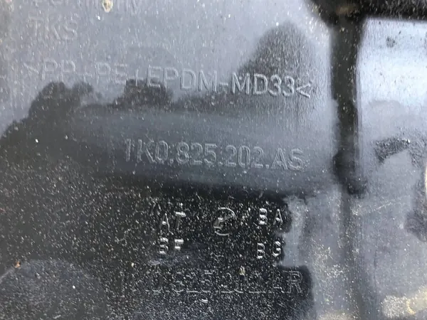 Höger Underredesskydd VW Golf VI 1K0825202AS image 5