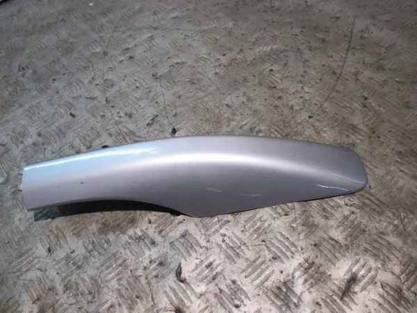 Capa de Claxon Traseira Esquerda TOYOTA AVENSIS (_T25_) image 1