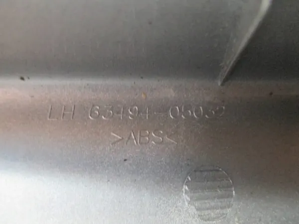 Capa de Claxon Traseira Esquerda TOYOTA AVENSIS (_T25_) image 4