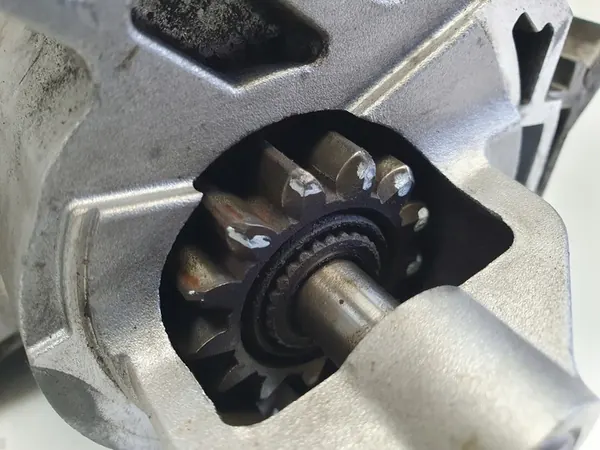 Motor de arranque BMW F30 F31 F32 F36 2.0D B47 image 6