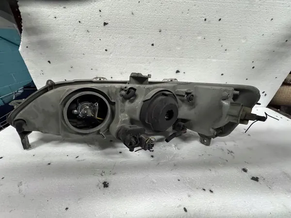Vasen etuvalo Honda Accord VI OEM 33151-S1A-G01 image 2