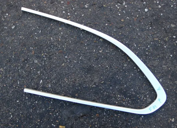 BMW F11 Bakrutslist Vänster OEM 8049205 image 2