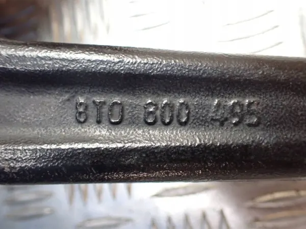 Gancho de reboque Audi A5 B8 OEM 8T0800495 - Usado image 3